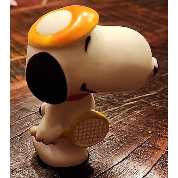 United Future Syndicate Other - Vintage 1958/66 SNOOPY United Feature Syndicate Tennis Squeak Rubber Toy 4.5”